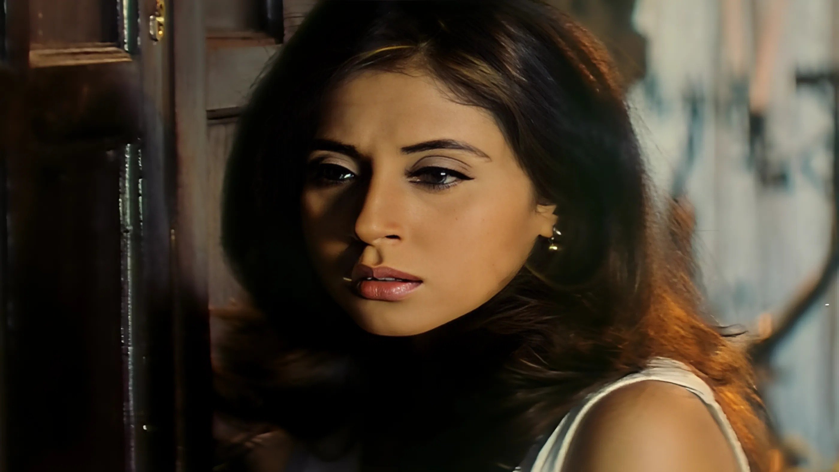 Kaun? Background