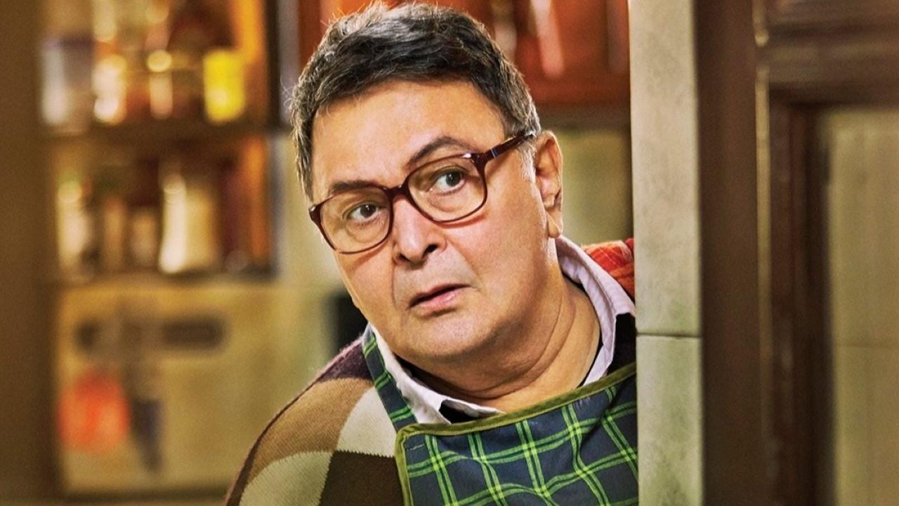 Sharmaji Namkeen Background