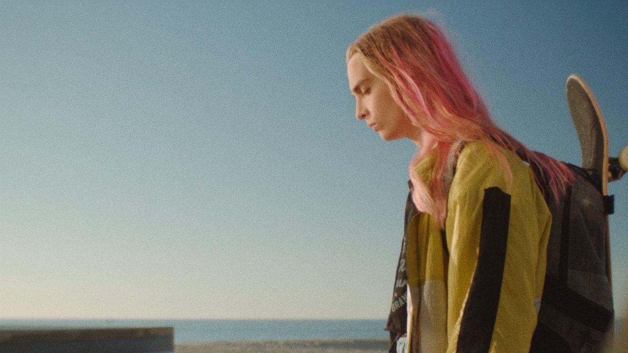 Lola and the Sea Background