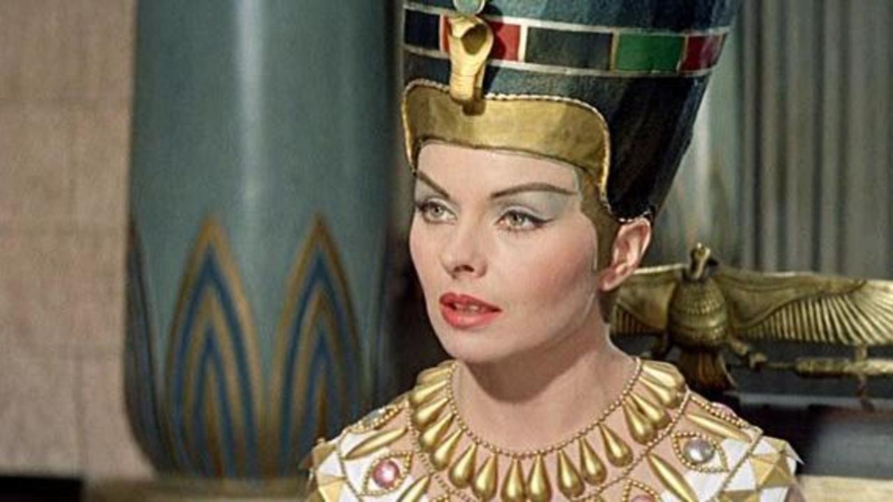 Nefertiti, Queen of the Nile Background