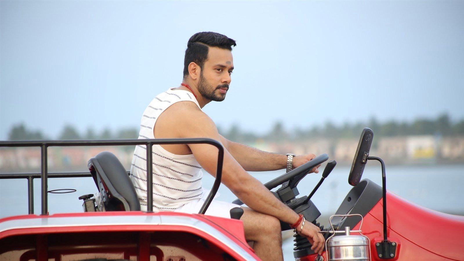 Kadugu Background