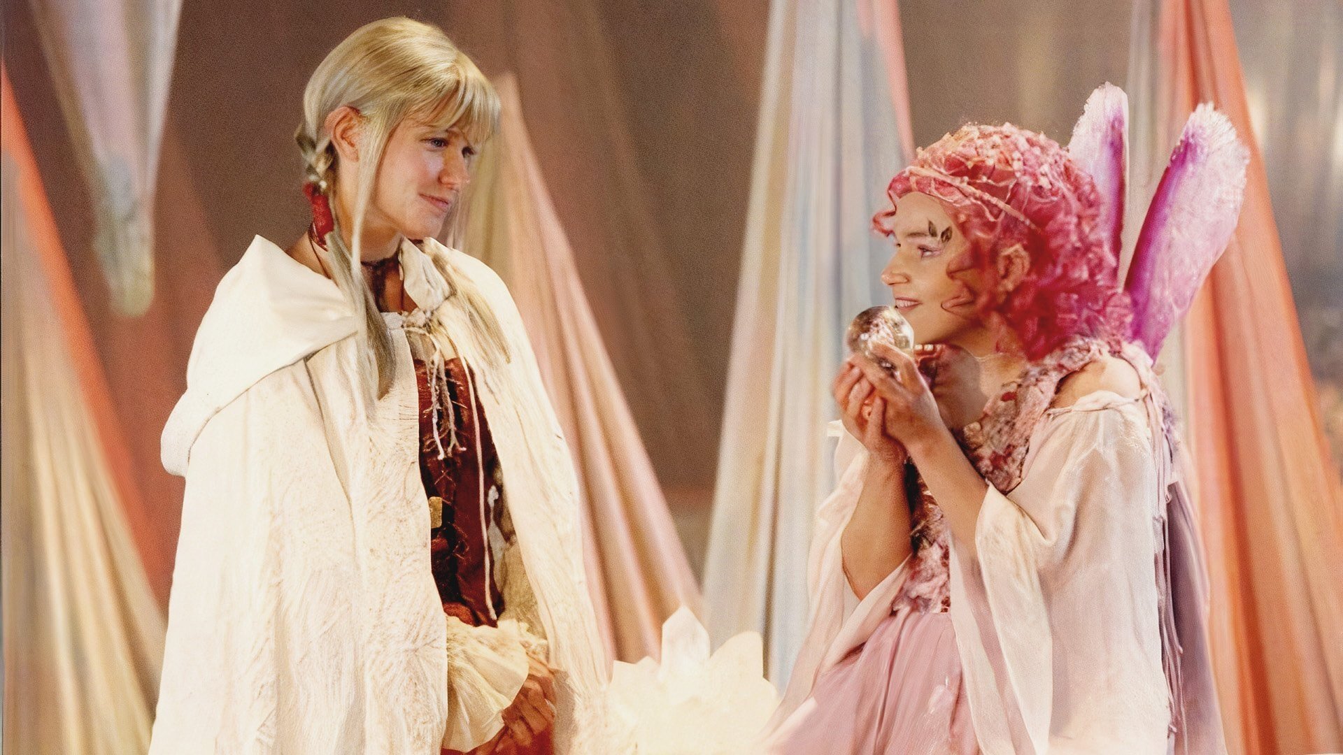 Xuxa and the Elves 2: The Road of The Fairies Background