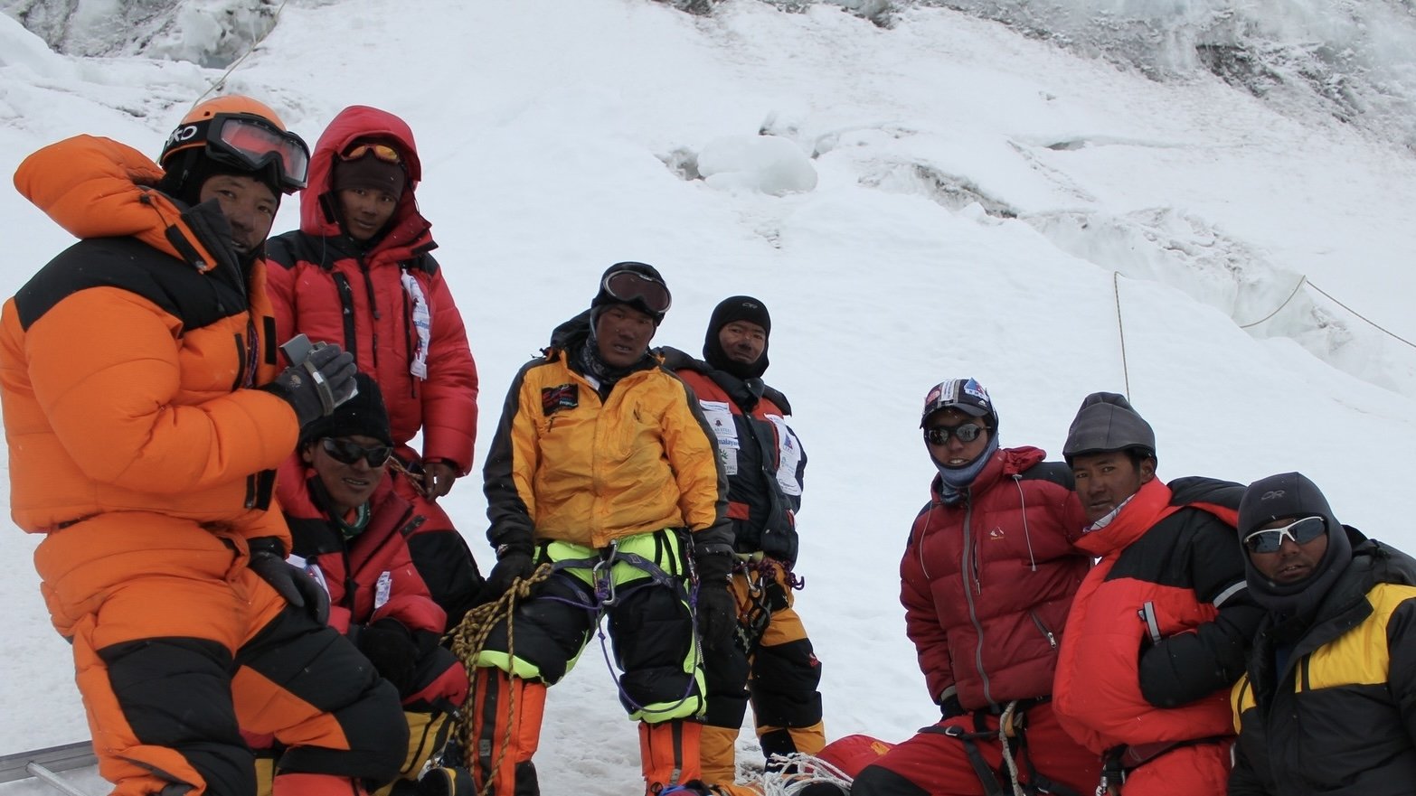 Death Zone: Cleaning Mount Everest Background