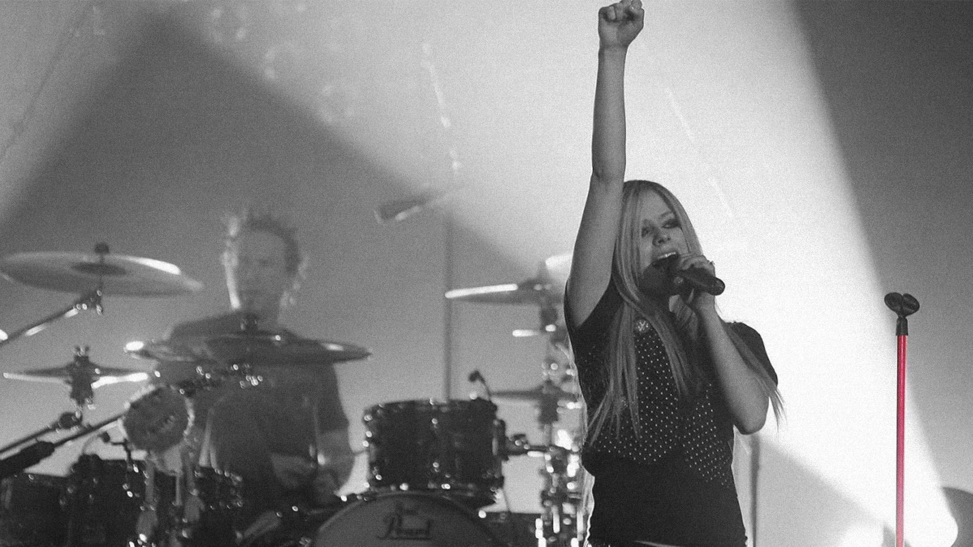 Avril Lavigne: MTV Live in Paris 2007 Background