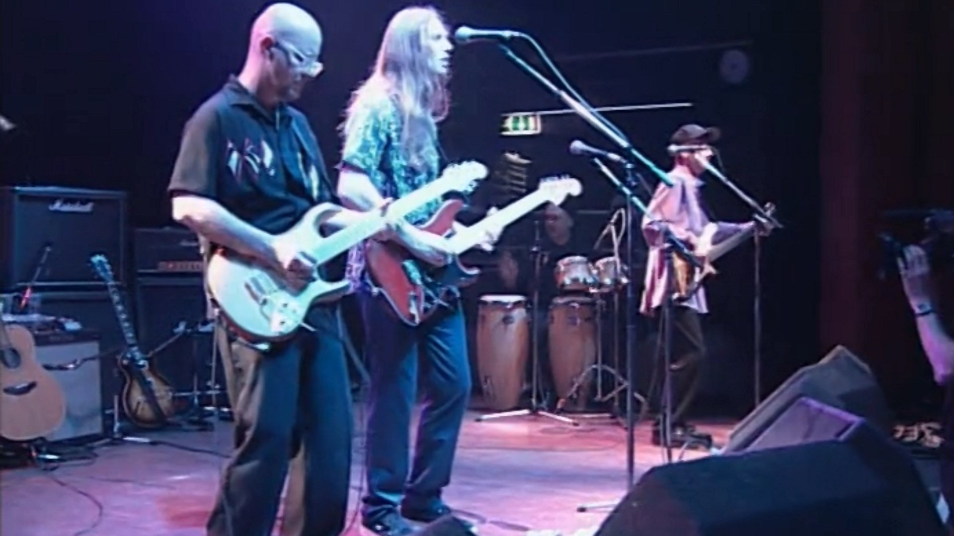 Wishbone Ash - 30th Anniversary Concert - Live Dates 3 Background
