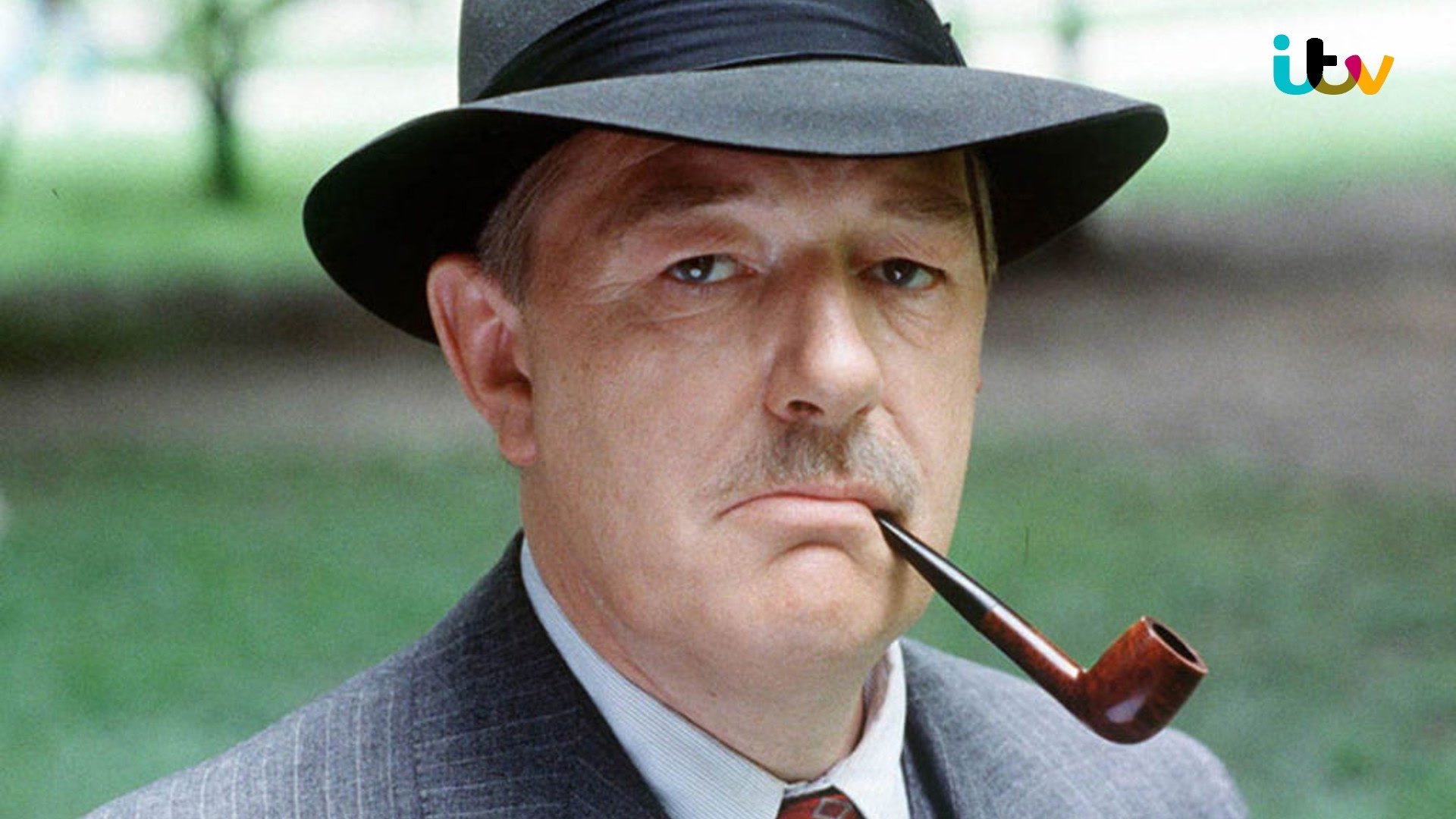 Maigret Background