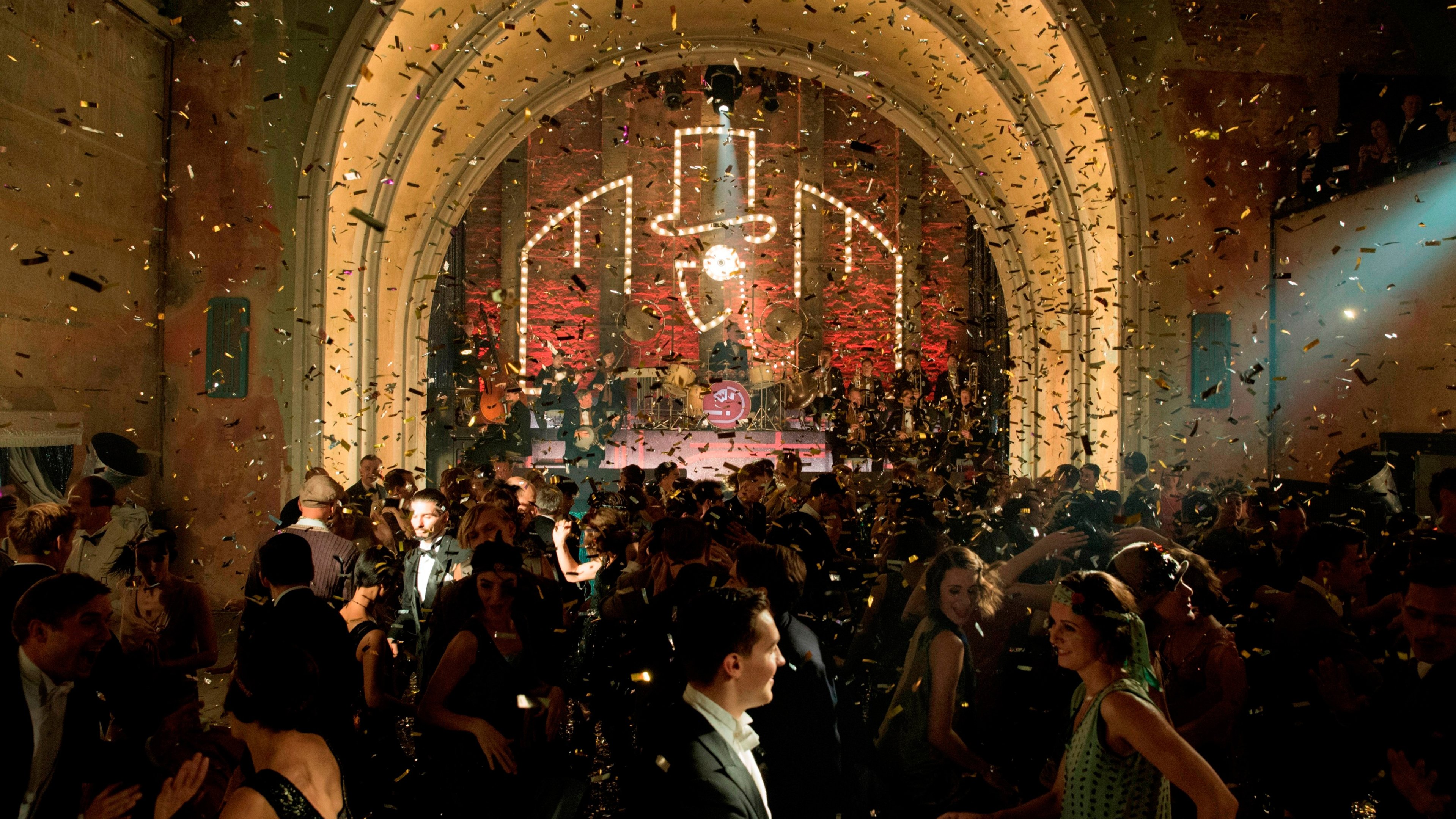 Babylon Berlin Background