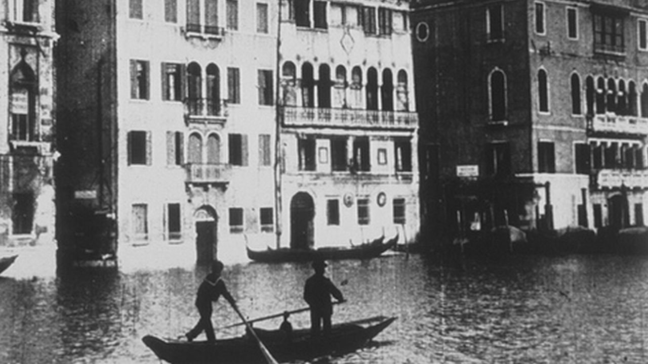 Panorama du grand Canal pris d'un bateau Background
