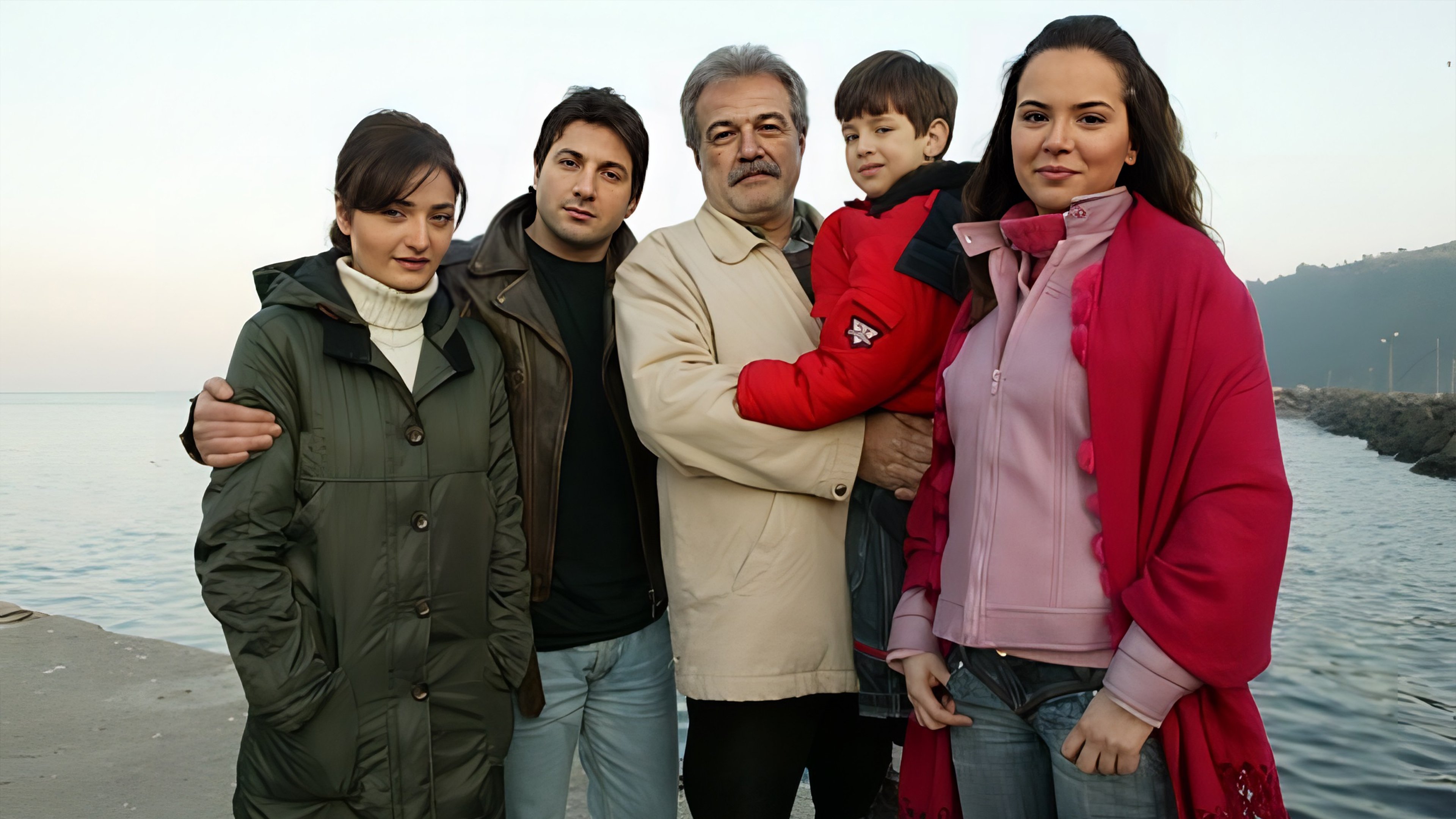Sev Kardeşim Background
