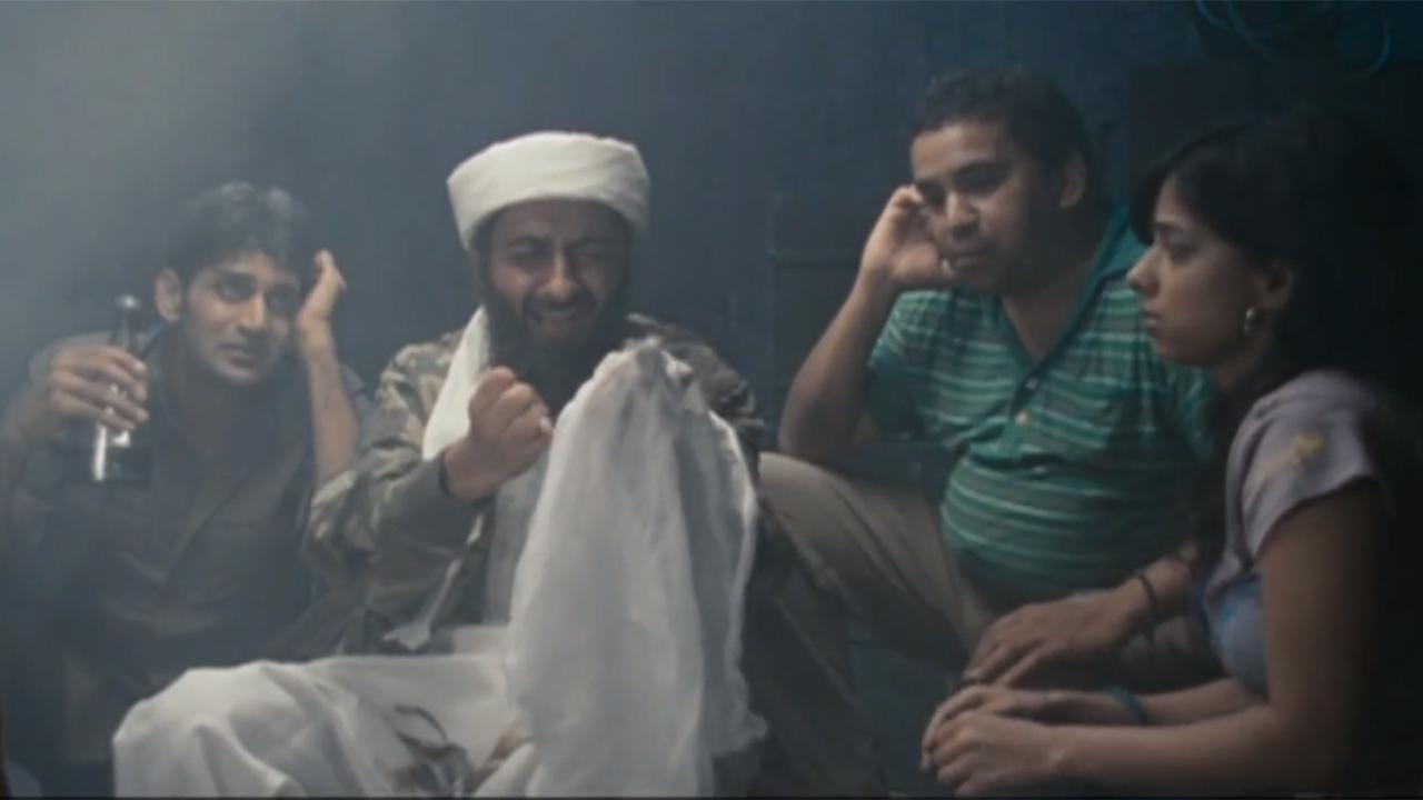 Tere Bin Laden Background