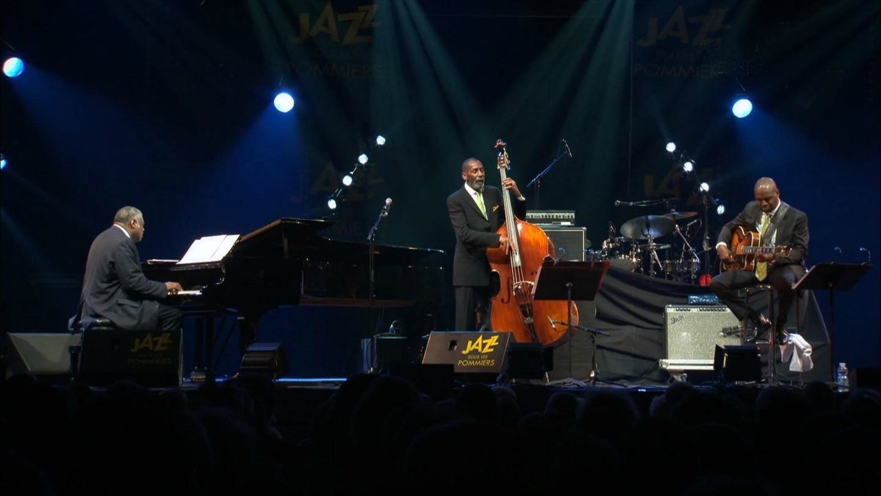 Ron Carter Trio - at festival Jazz sous Les Pommiers Background