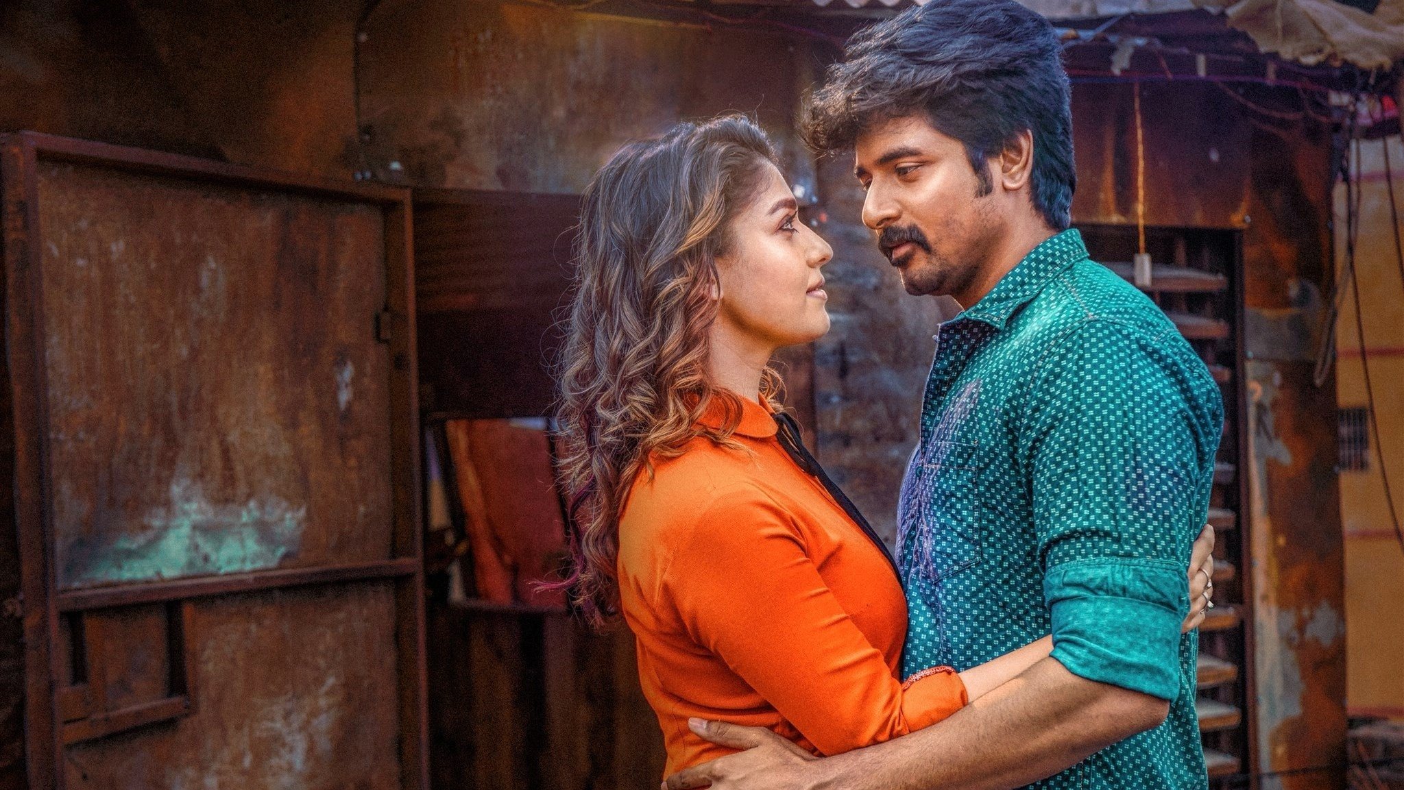Velaikkaran Background
