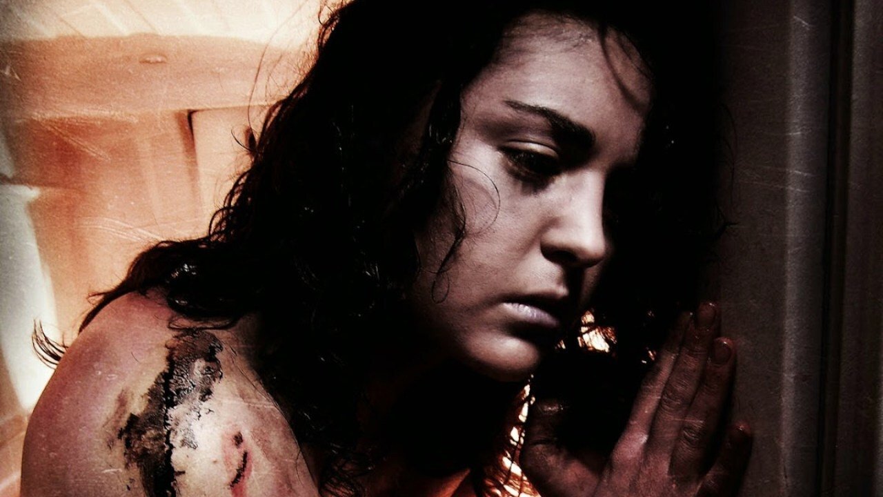 Visceral: Entre las cuerdas de la locura Background