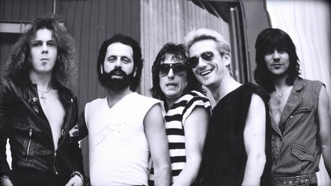 Alcatrazz - Live In Japan 1984 Background