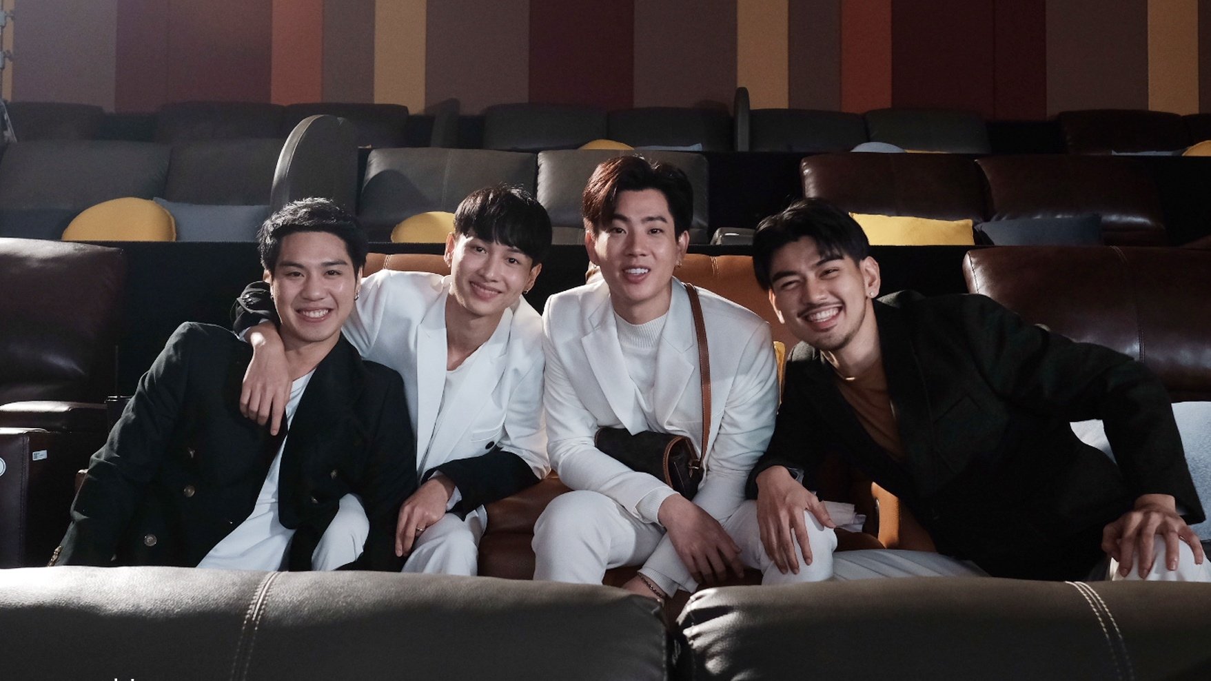 Theory of Love: Special Episode "Stand By Me" Background