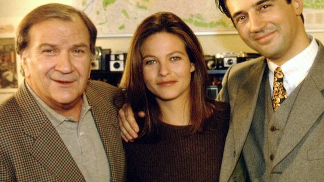 Les Cordier, juge et flic Background