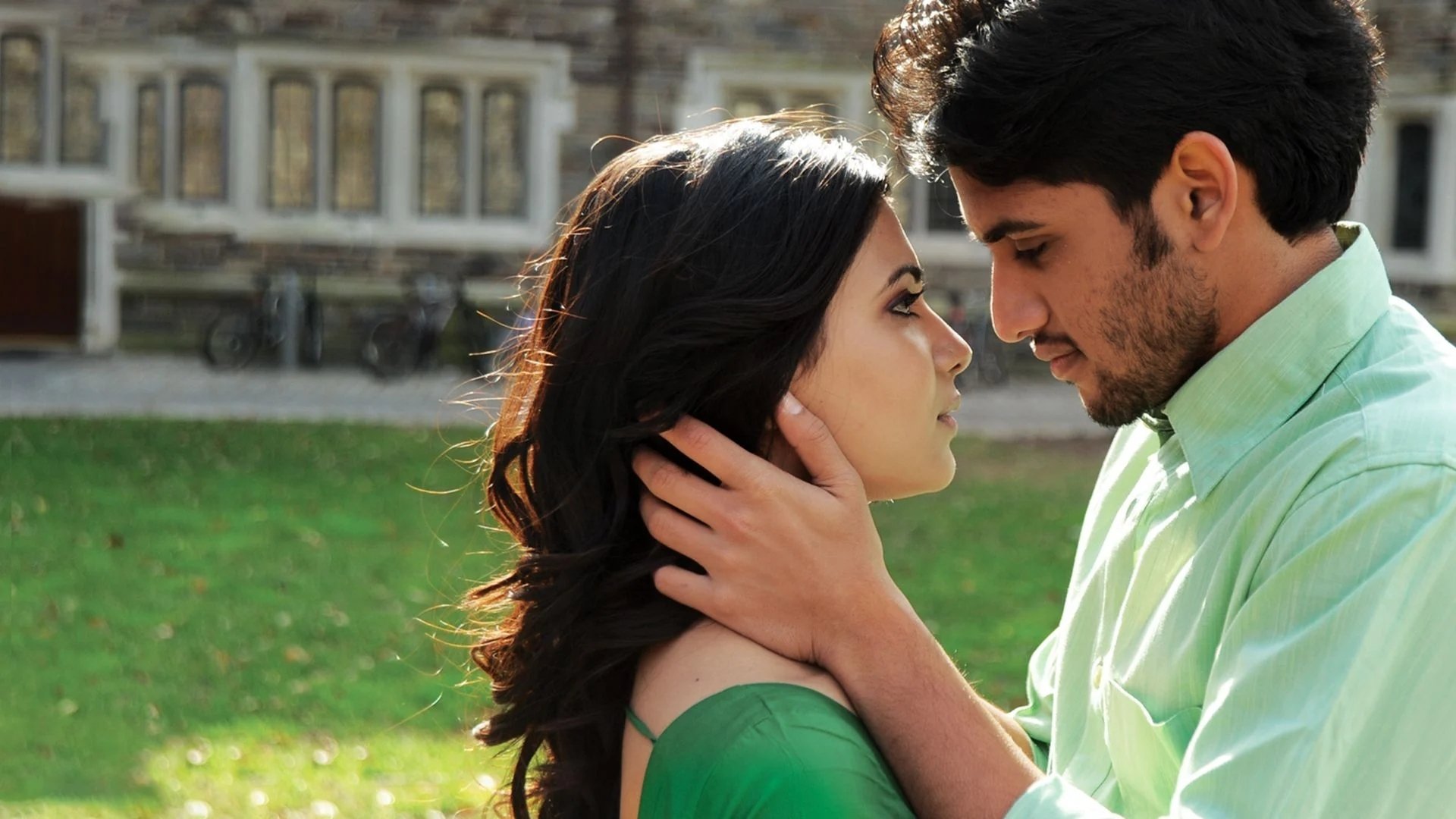 Ye Maaya Chesave Background