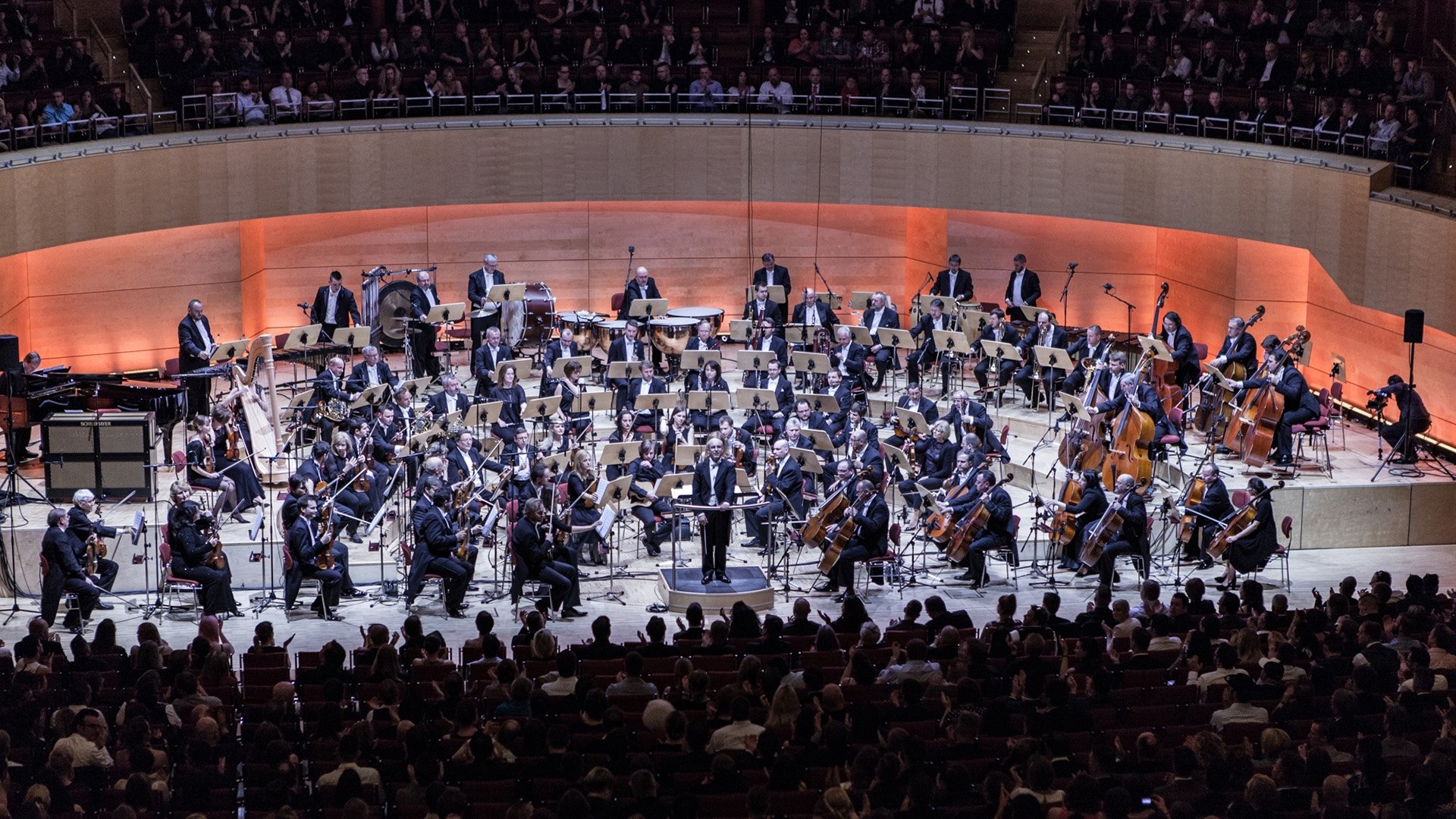 35 Jahre BÖHSE ONKELZ Symphonien und Sonaten Live – Das Klassikkonzert Background