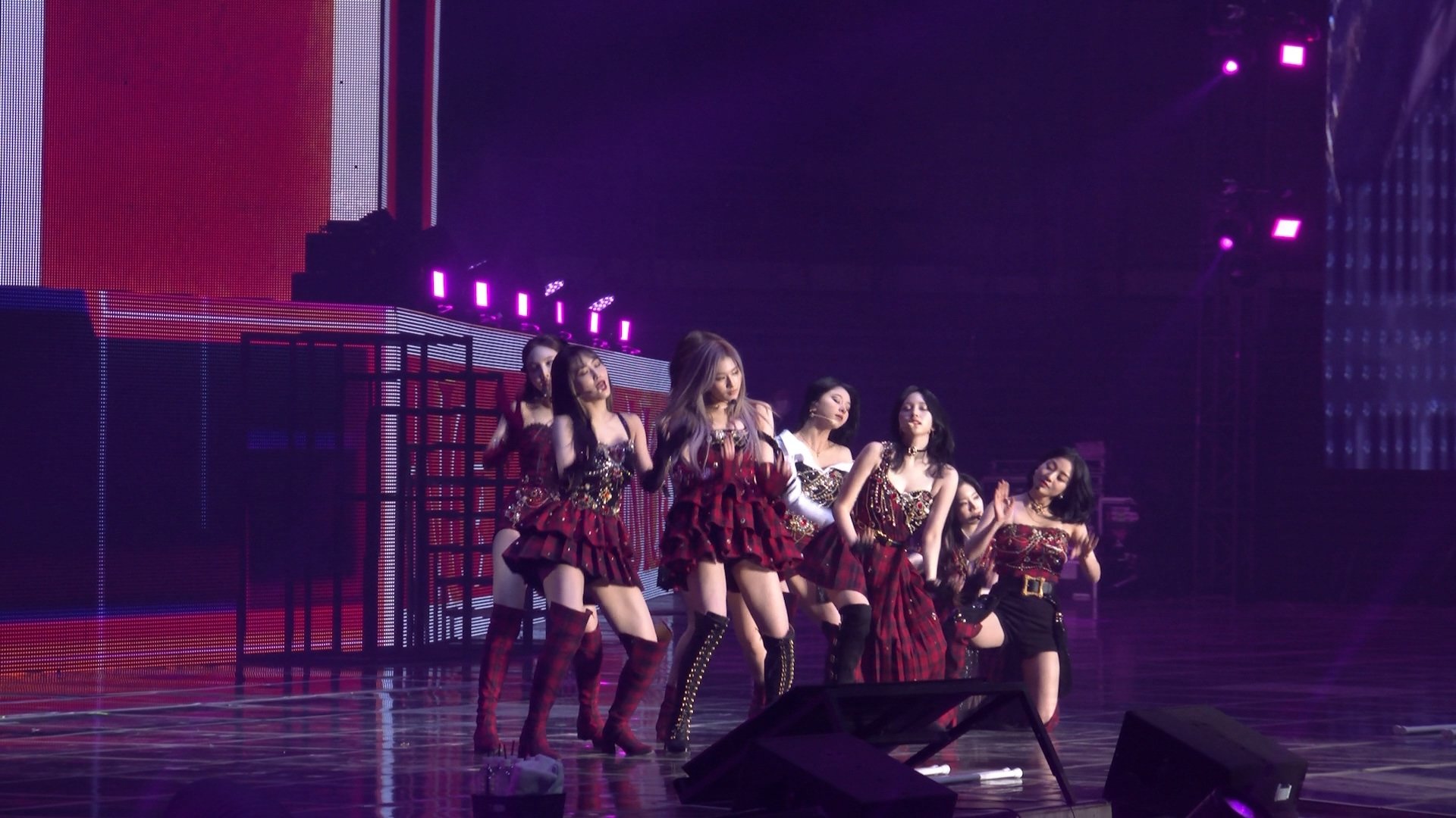 Twice 4th World Tour Ⅲ in Seoul Background