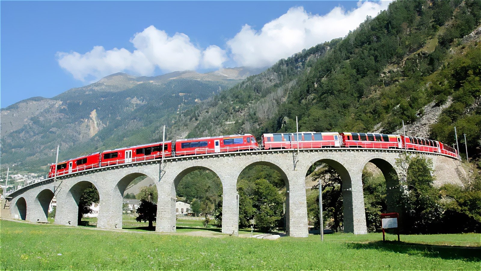 Die gefährlichsten Bahnstrecken der Welt Background