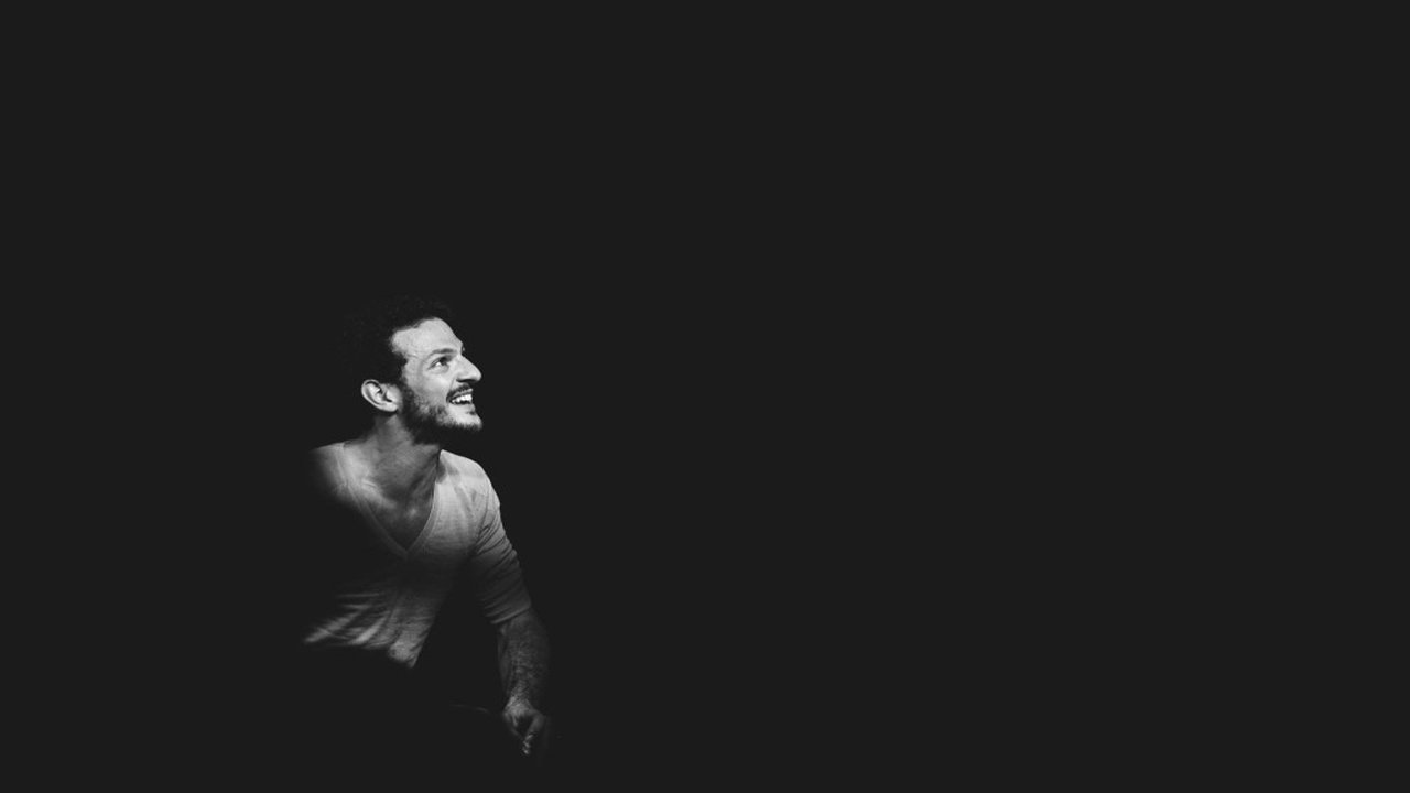 Vincent Dedienne - S'il se passe quelque chose Background