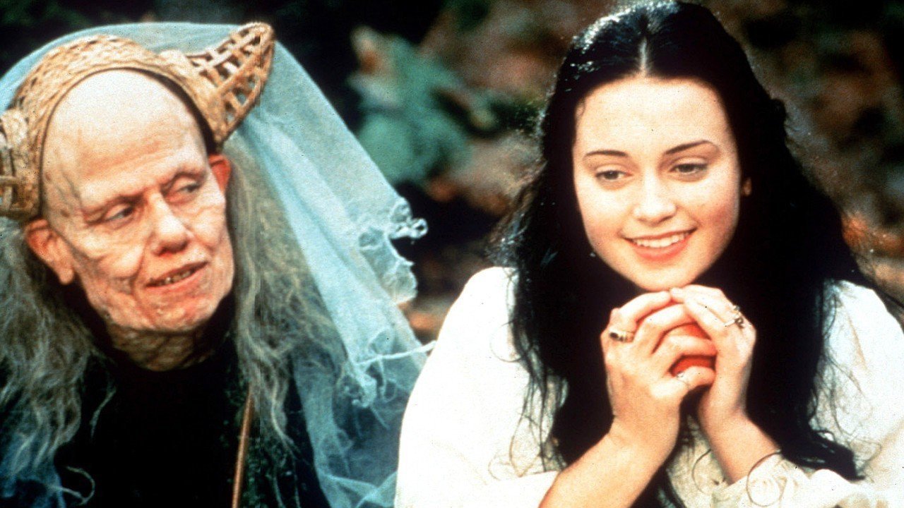 Snow White: A Tale of Terror Background