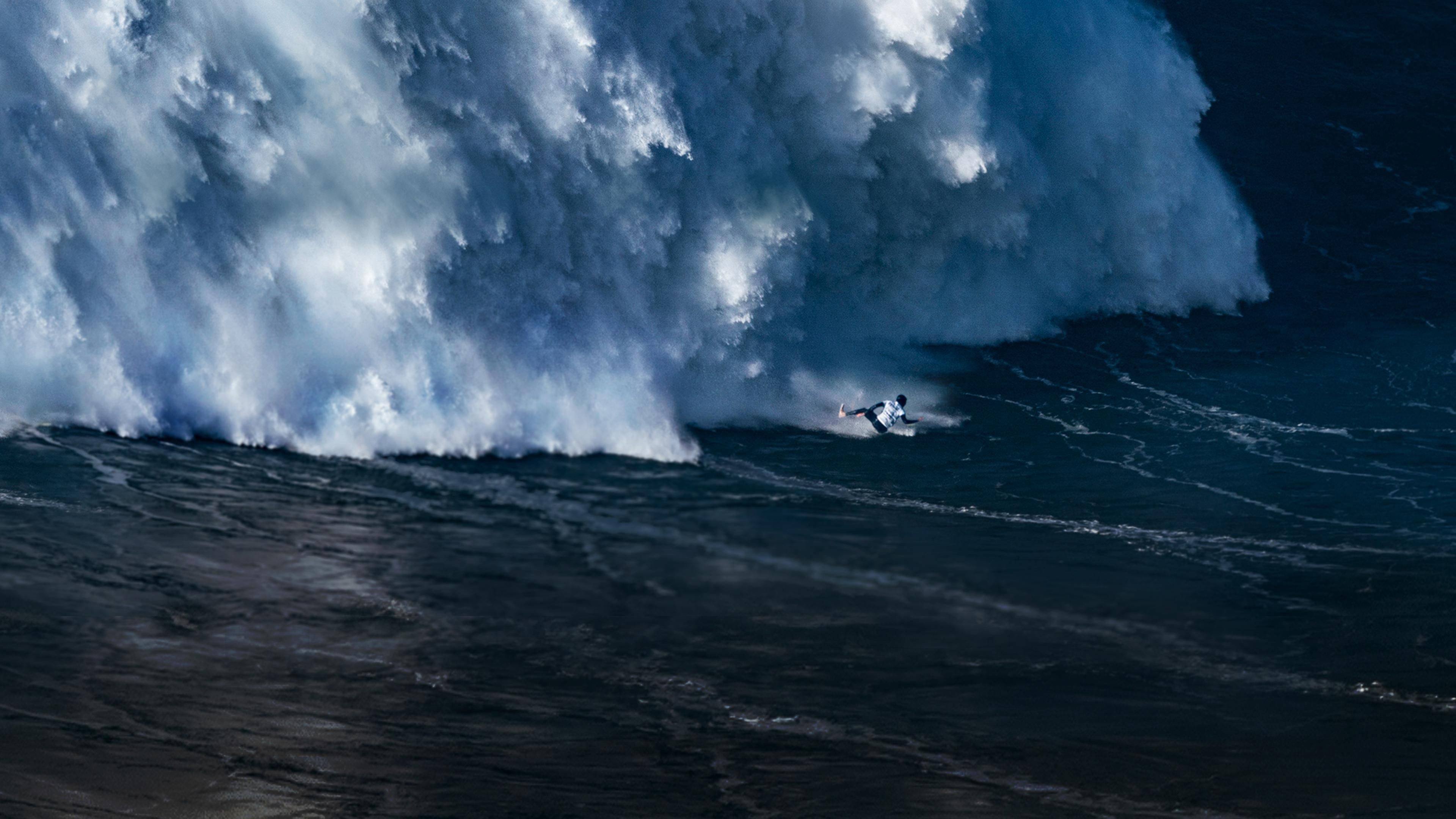 100 Foot Wave Background