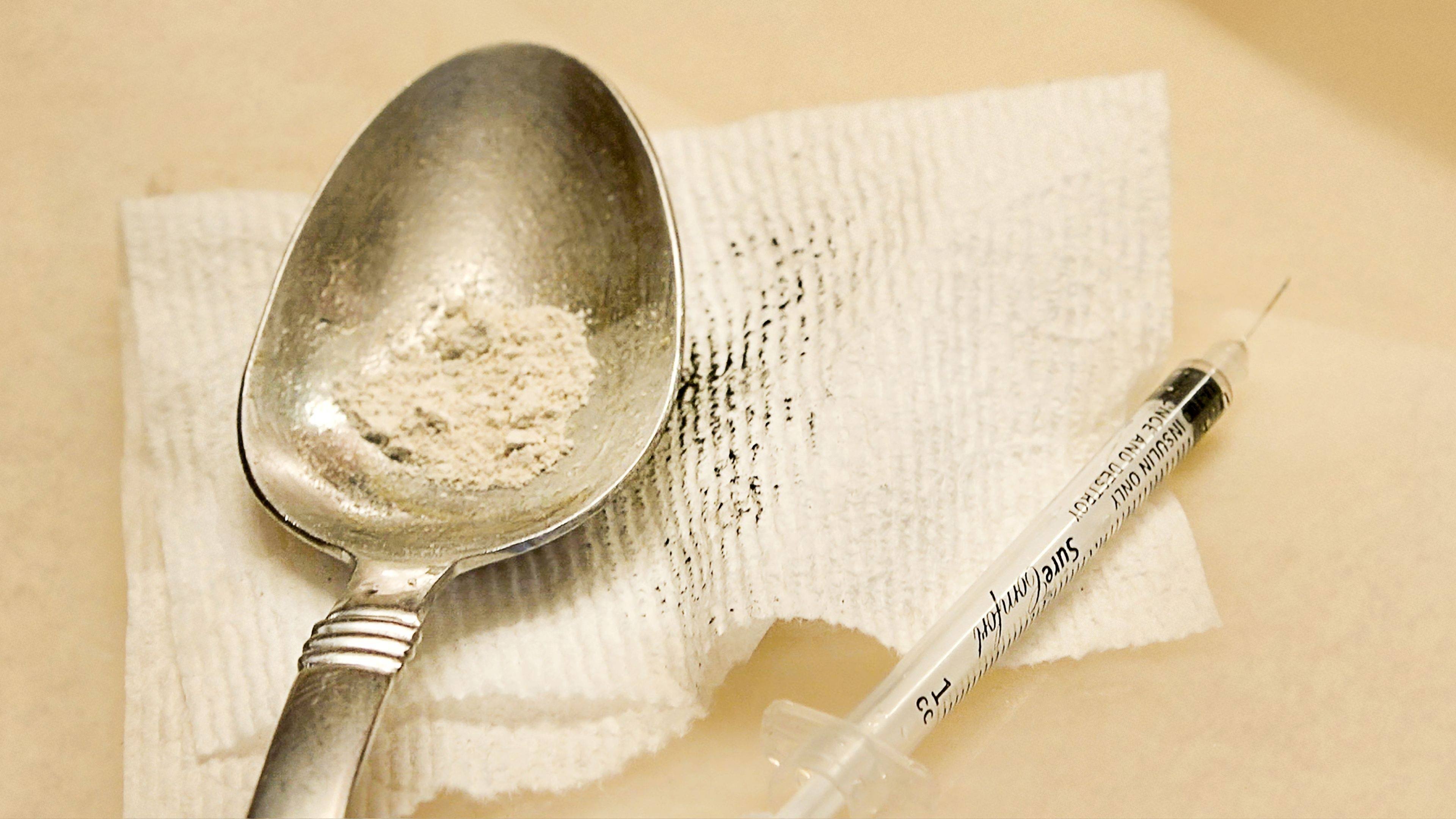 Heroin: Cape Cod, USA Background