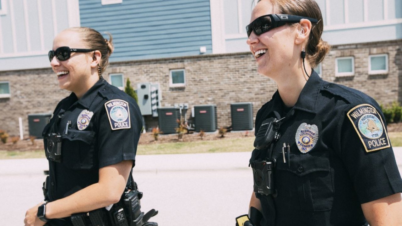 Live PD Presents: Women On Patrol Background