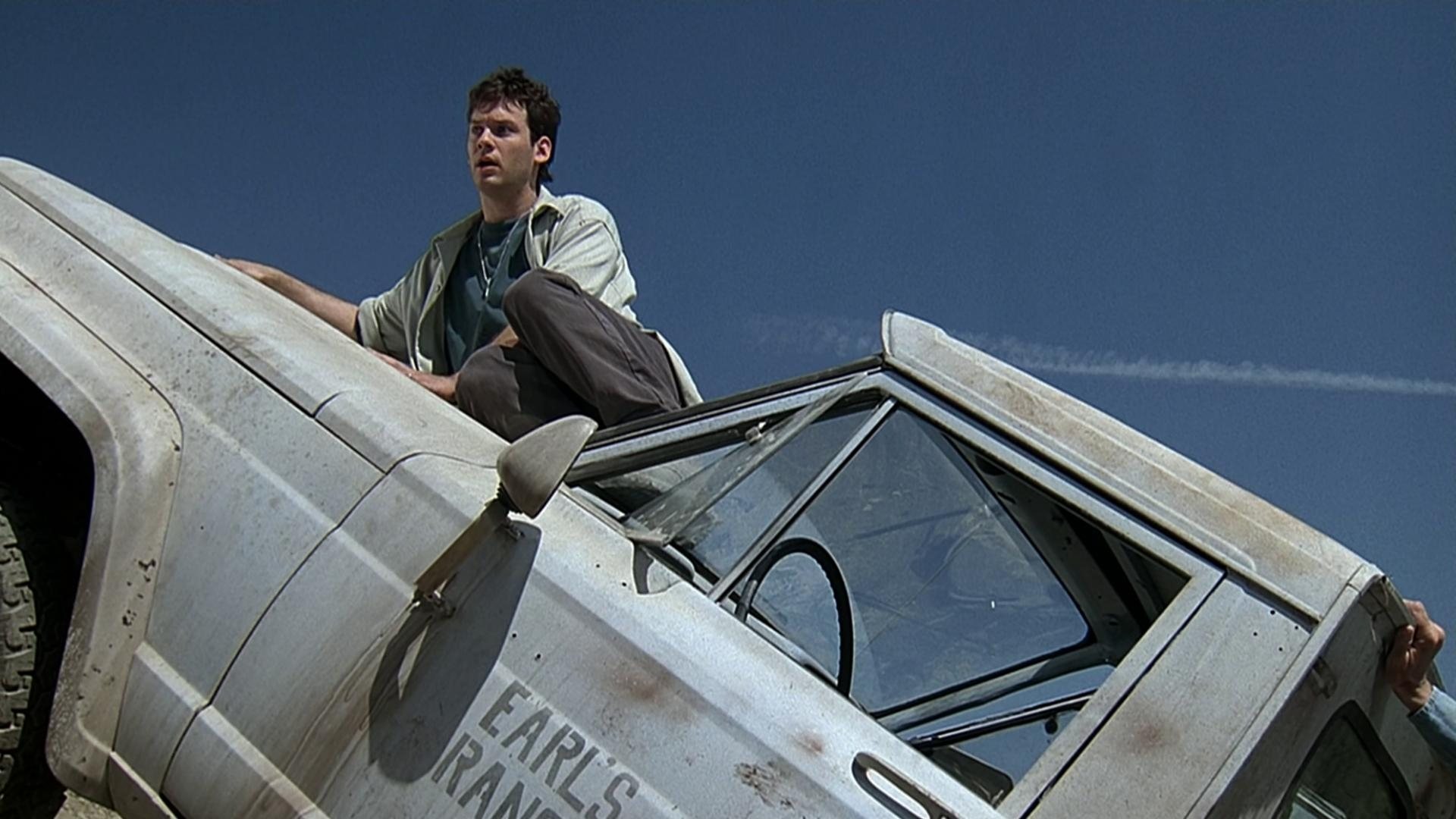 Tremors 2: Aftershocks Background