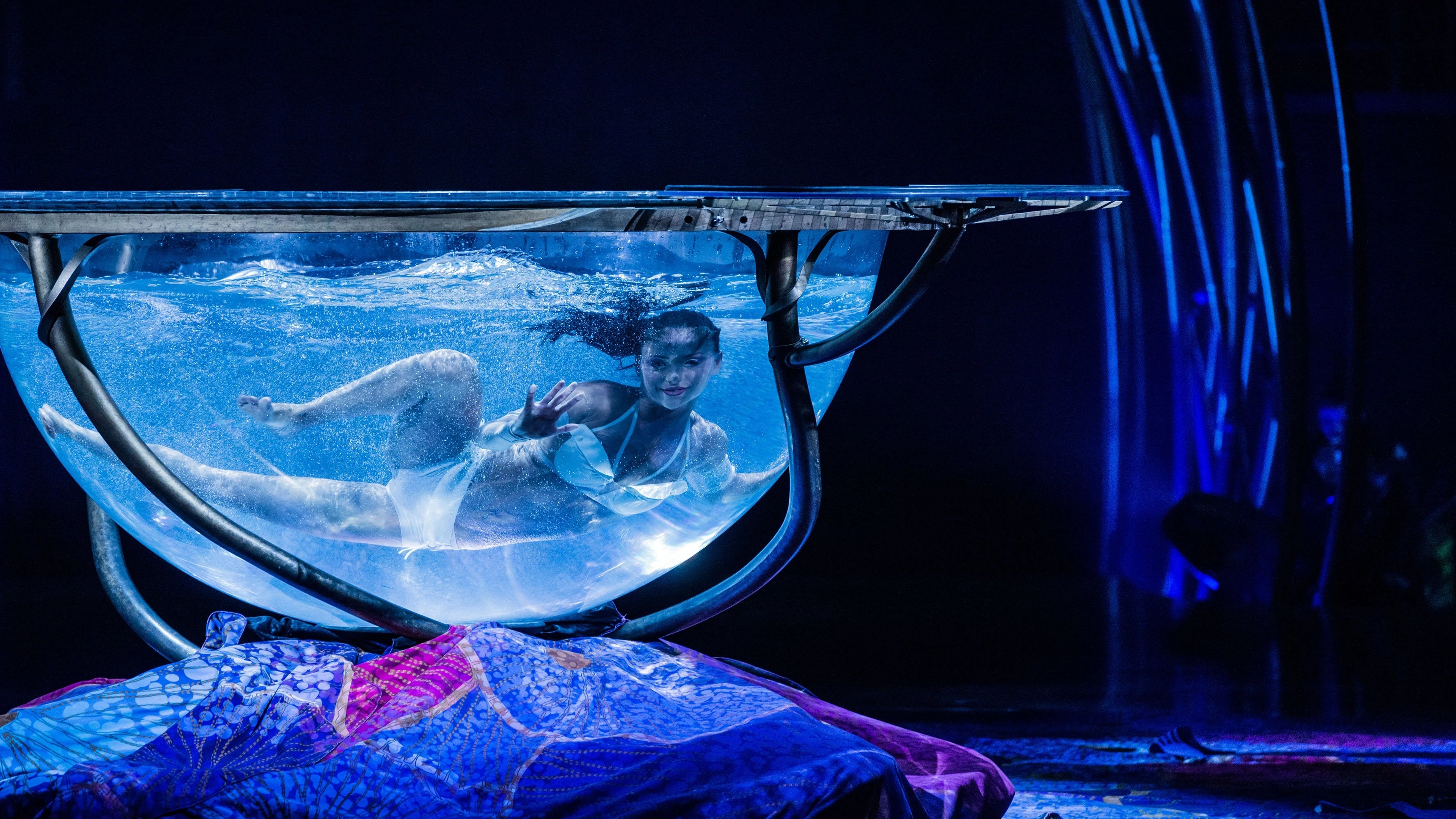 Cirque du Soleil: Amaluna Background