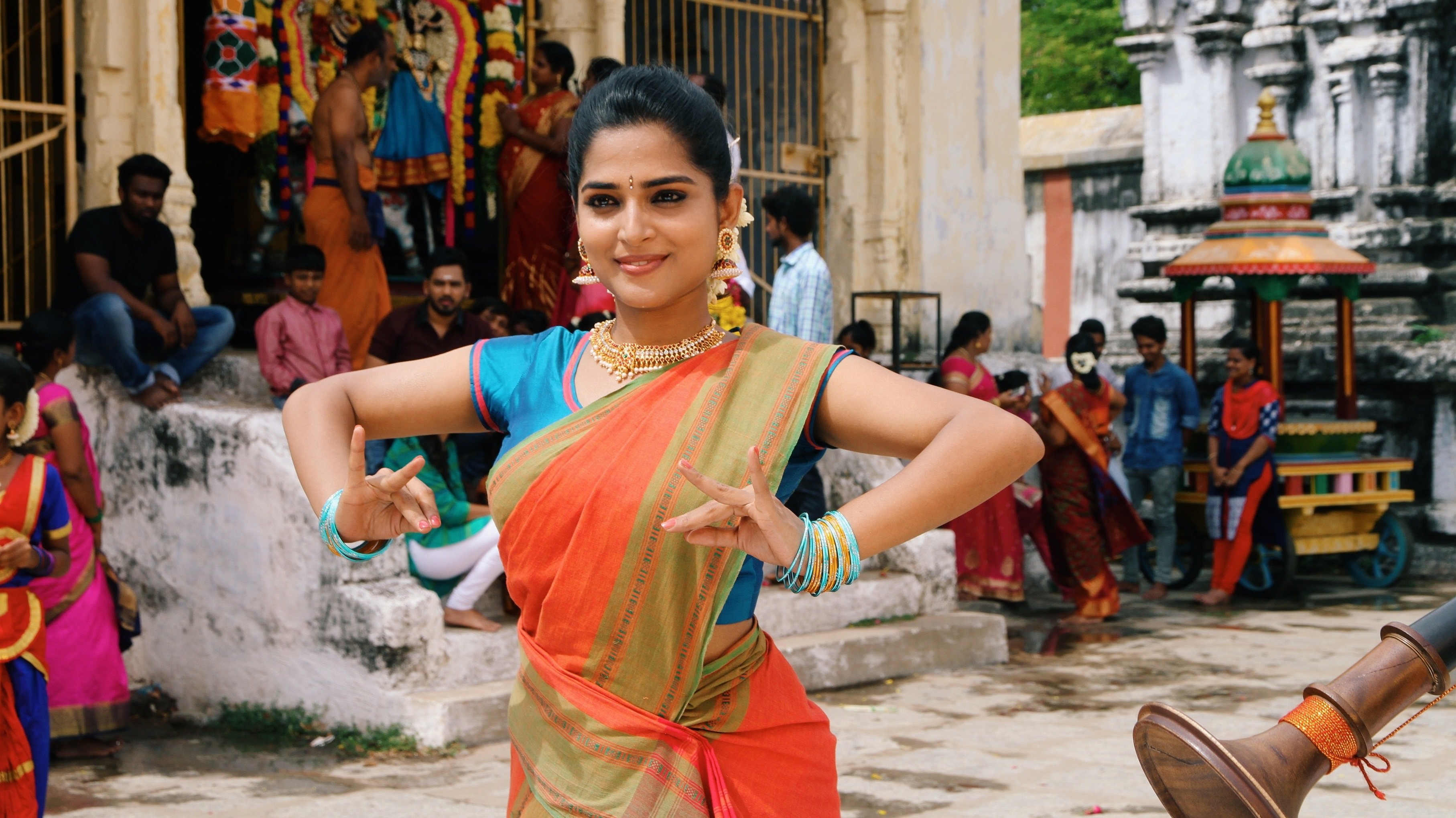 Natpe Thunai Background