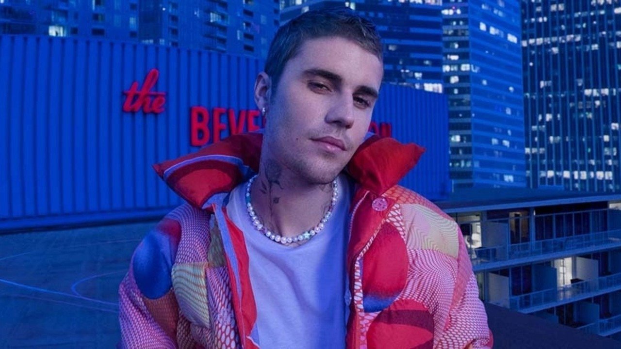 Justin Bieber: Our World Background