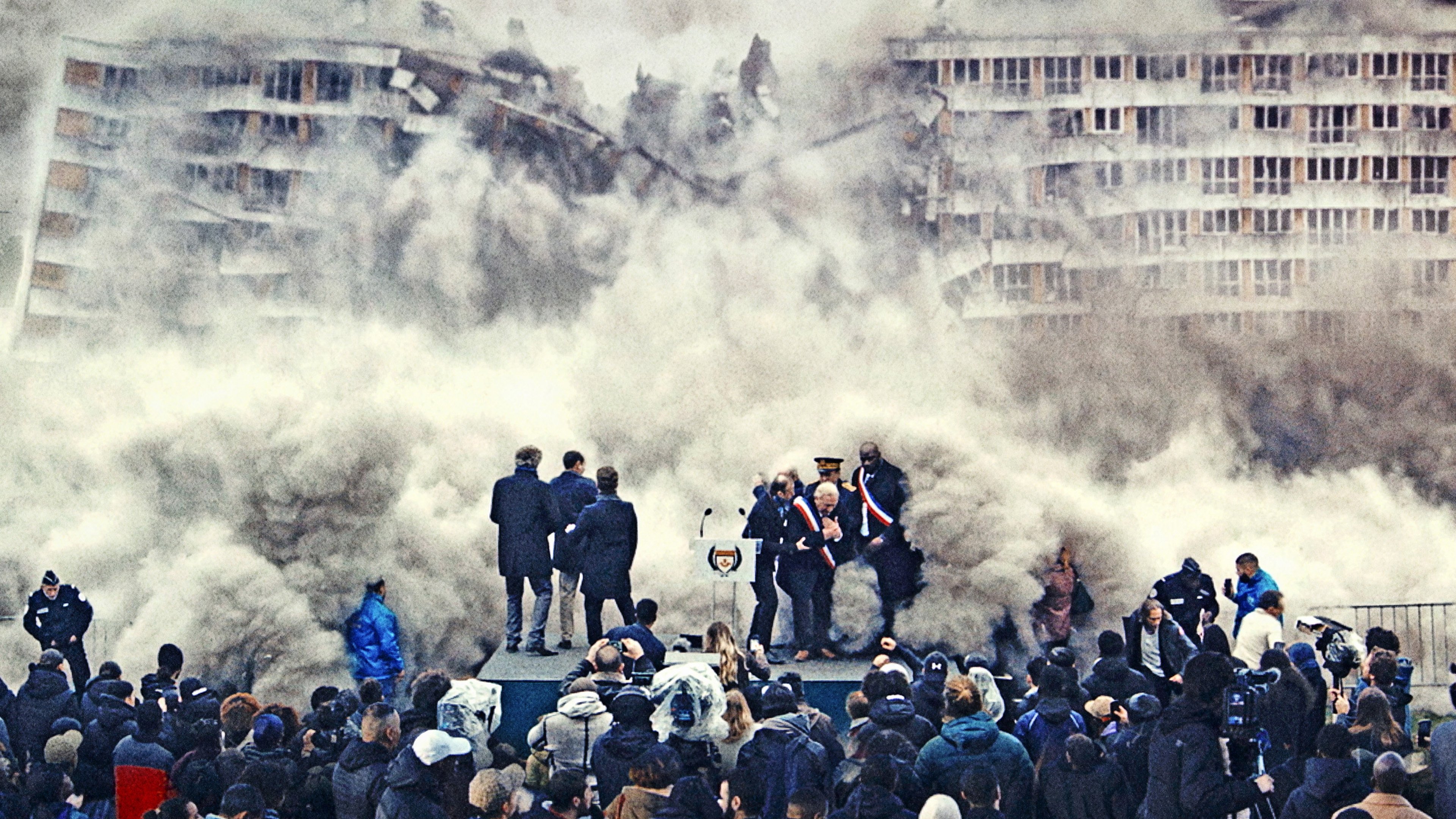 Les Indésirables Background