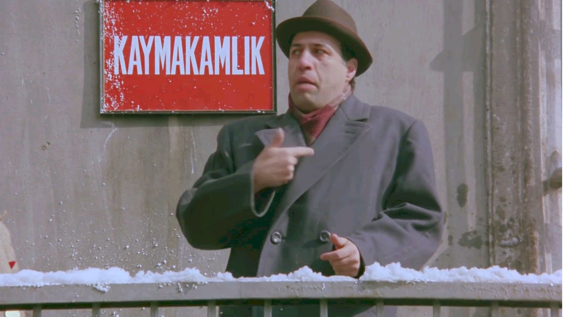 Deli Deli Küpeli Background