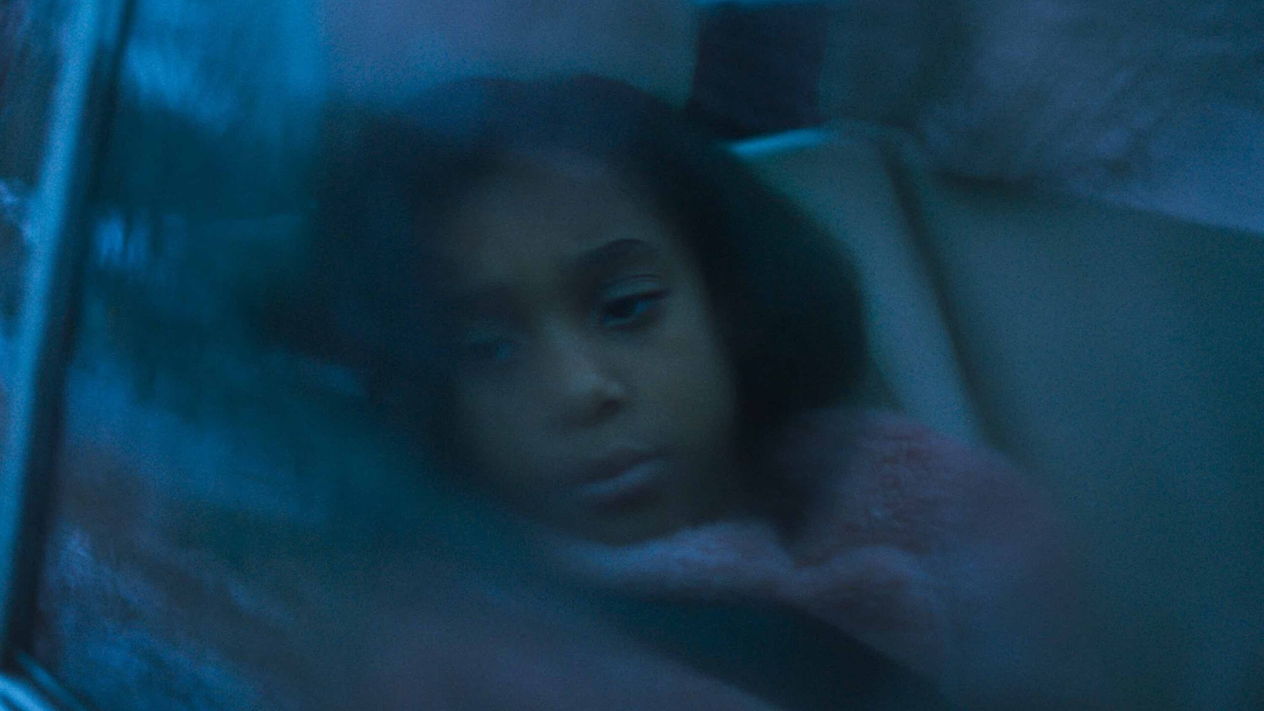 Mahalia Melts in the Rain Background