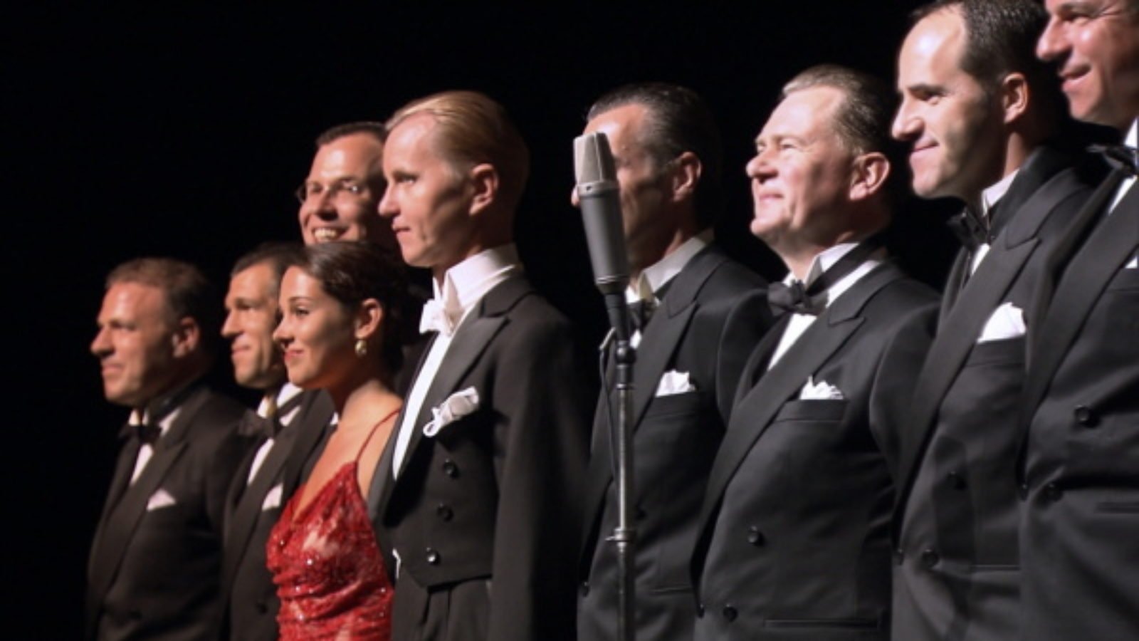 Max Raabe: Heute Nacht Oder Nie - Live in Berlin Background