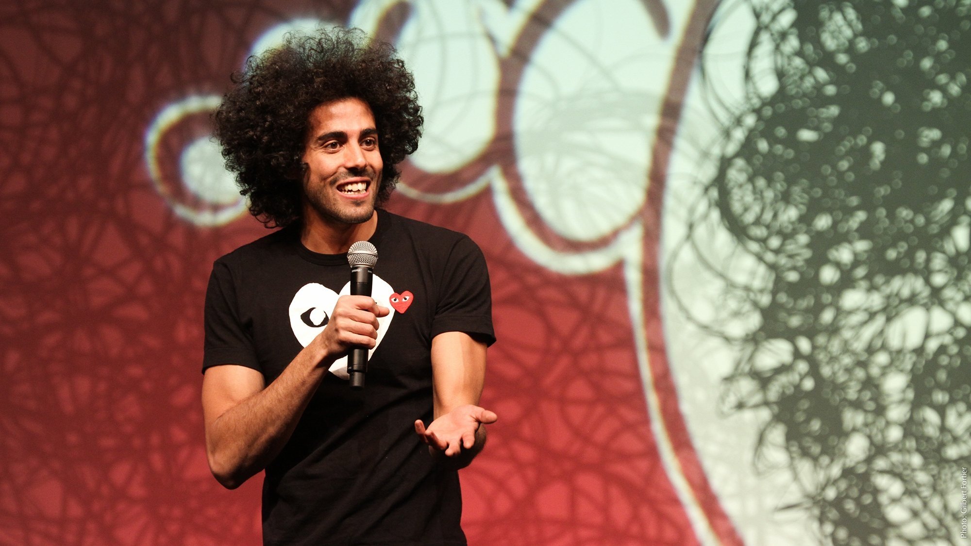 Adib Alkhalidey: Je t'aime Background